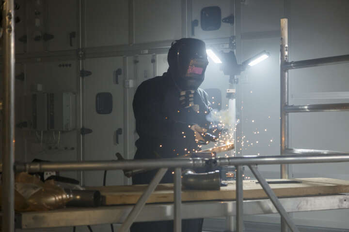 brennenstuhl Professional LED Baustrahler Dreikopf mit Stativ 13050